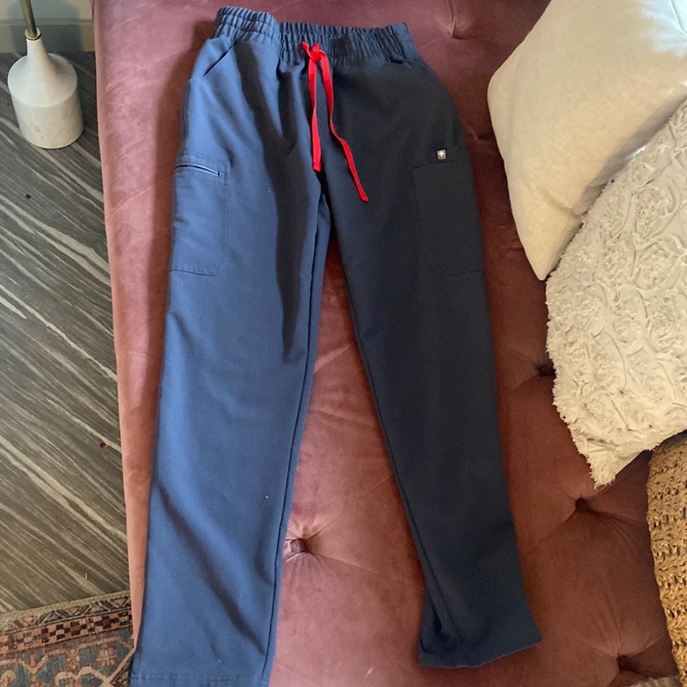 Figs Scrub Pants - High waisted YOLA in dark gray - limited edition color